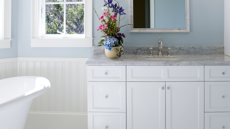 3 Reasons Why You Should Have Custom Bathroom Cabinets