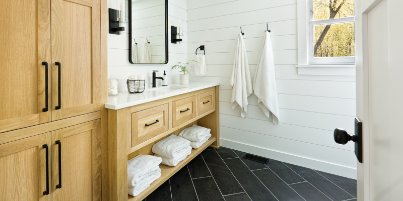 3 Tips to Help You Choose the Right Bathroom Cabinets